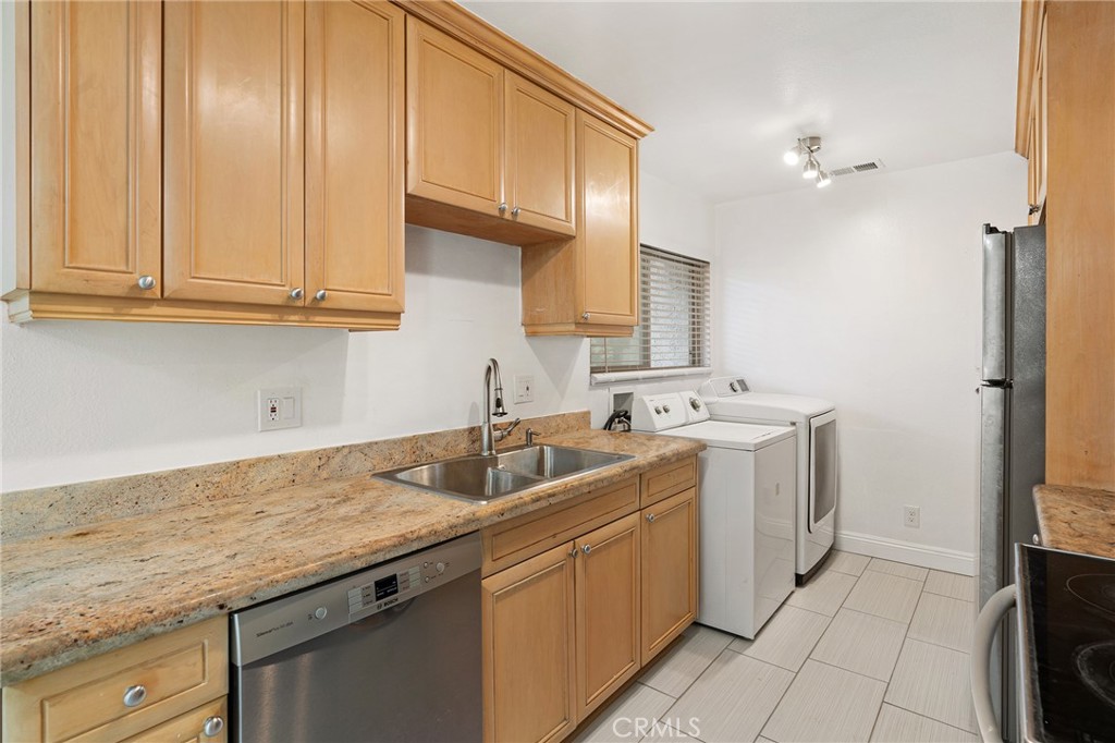 4726 Park Granada 216