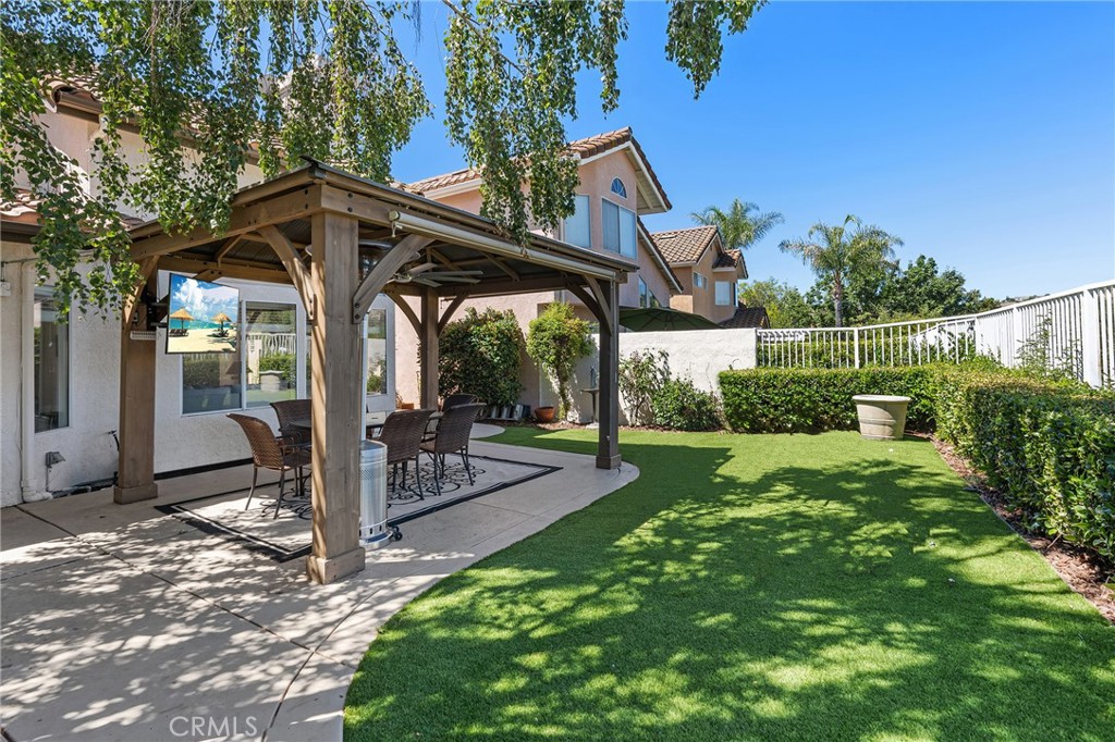 24637 Calle Largo