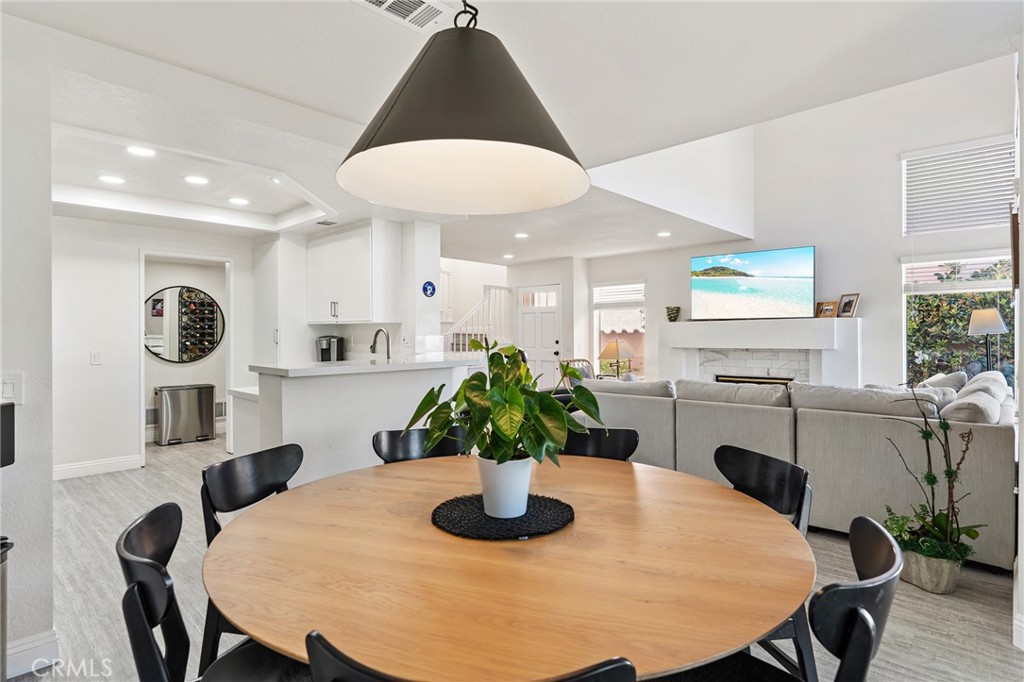 24637 Calle Largo