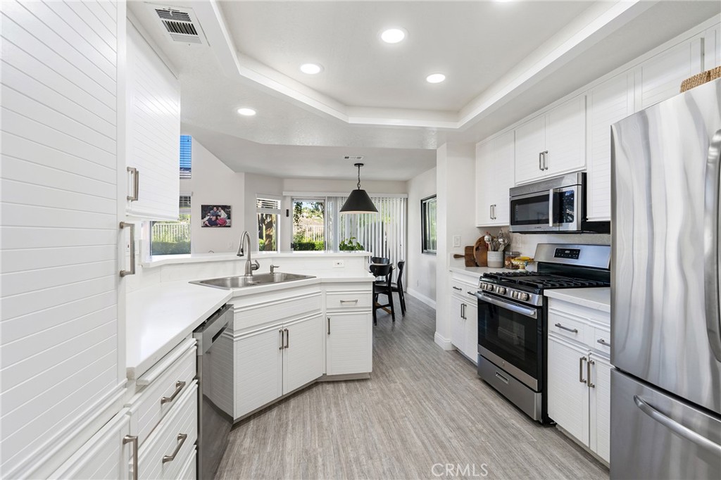 24637 Calle Largo
