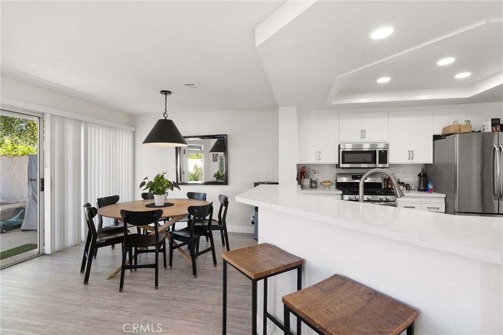 24637 Calle Largo