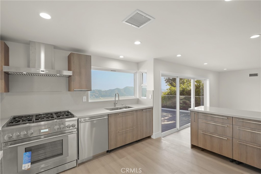 2716 Angelo Drive