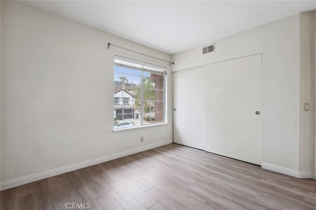 24687 Calle Largo