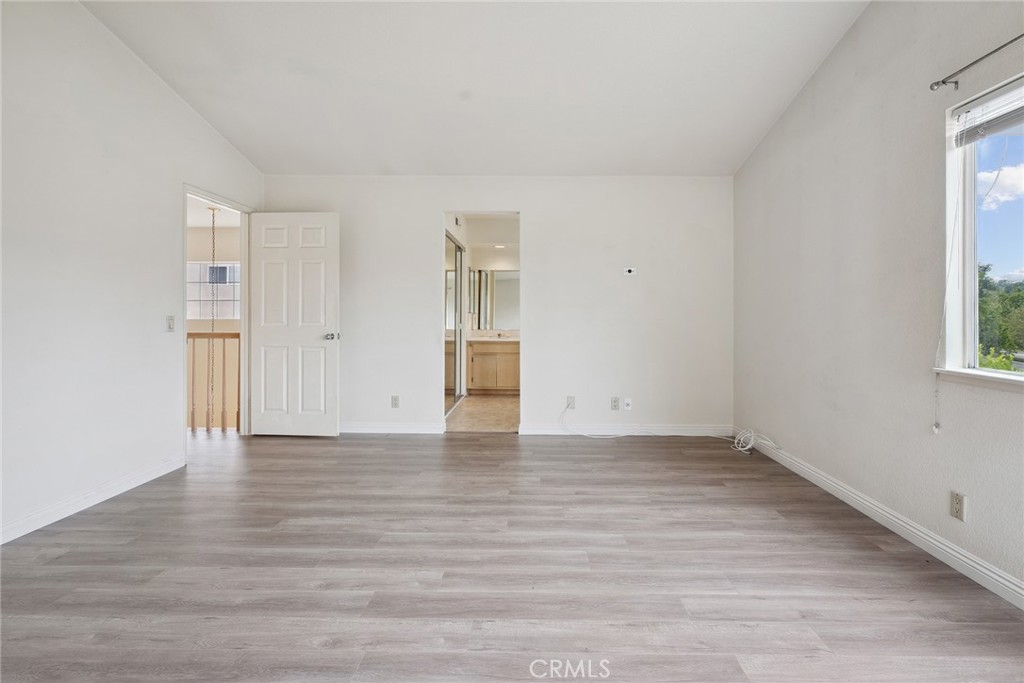 24687 Calle Largo