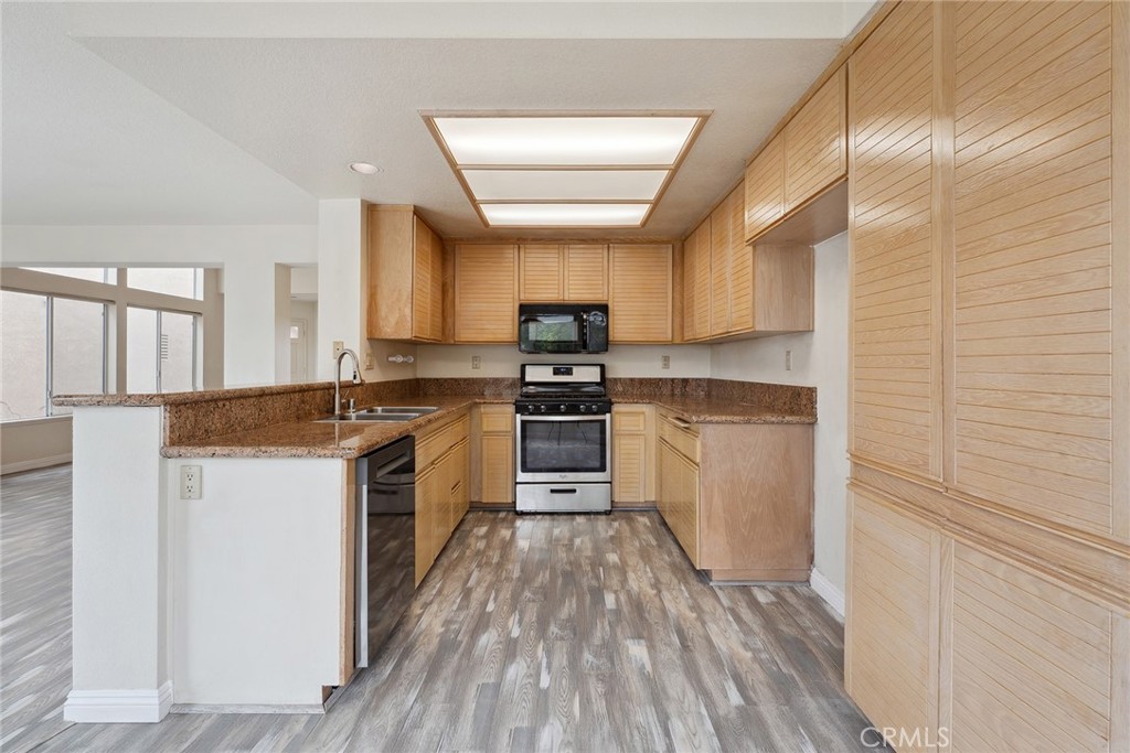 24687 Calle Largo