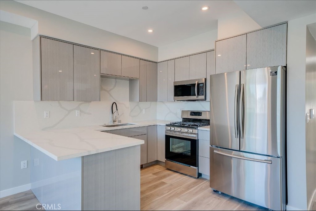 7018 Alabama Avenue 201