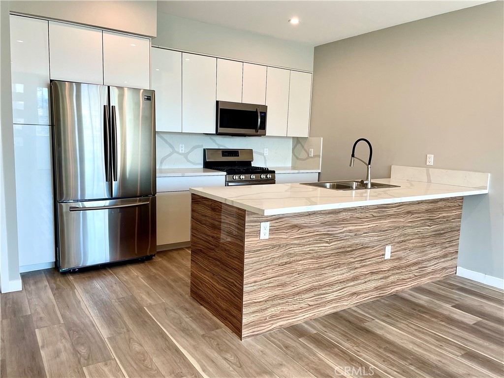 7018 Alabama Avenue 201