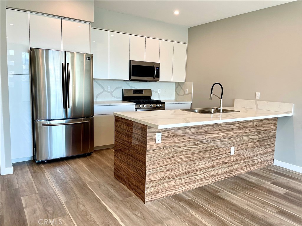 7018 Alabama Avenue 201