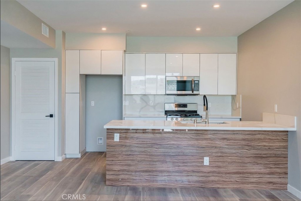 7018 Alabama Avenue 201