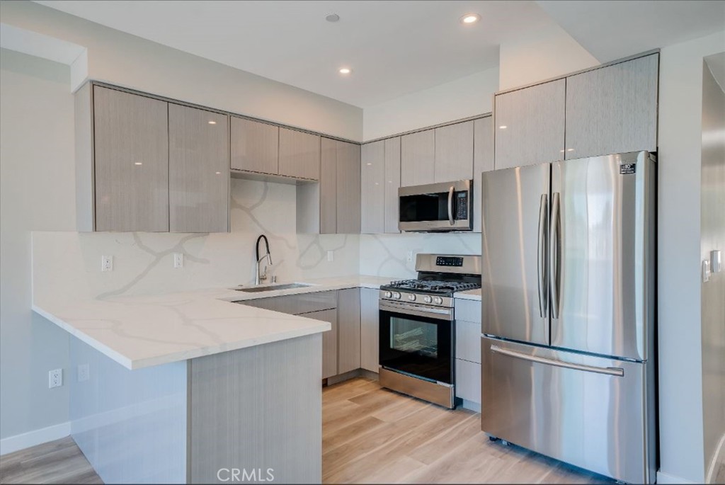 7018 Alabama Avenue 201