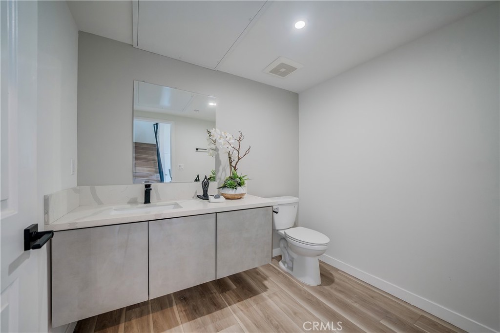 7018 Alabama Avenue 301