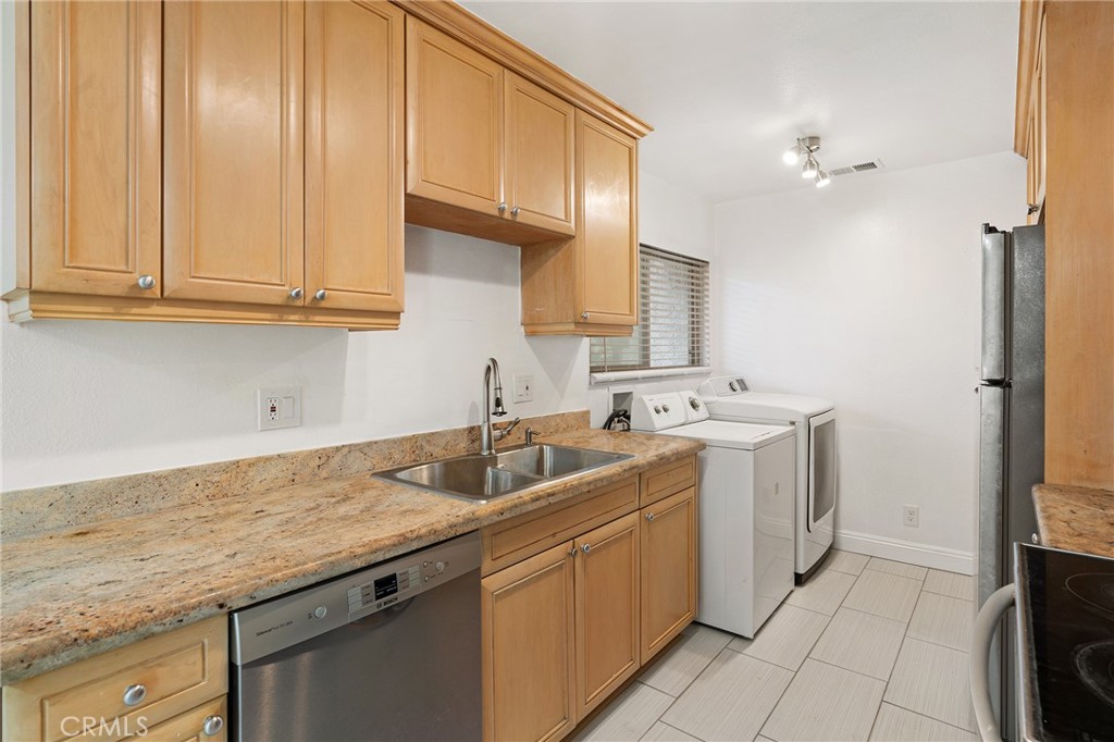 4726 Park Granada 216