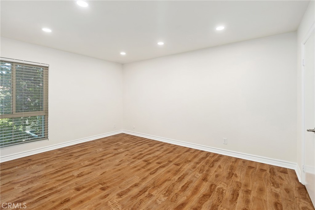 4726 Park Granada 216