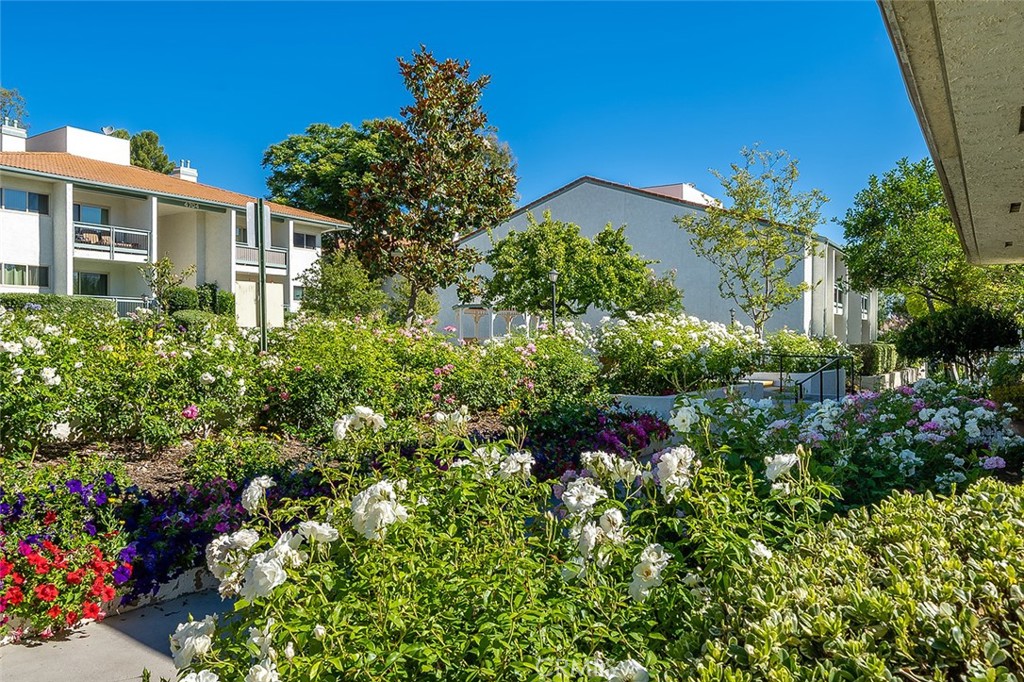 4726 Park Granada 216