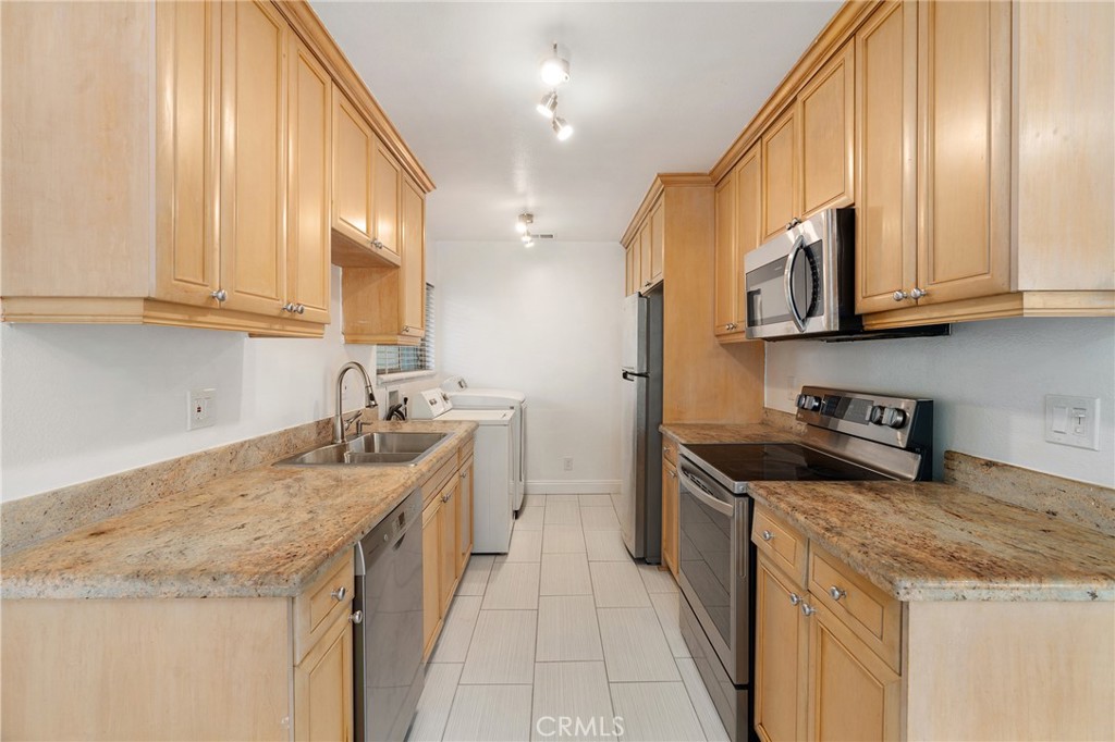 4726 Park Granada 216