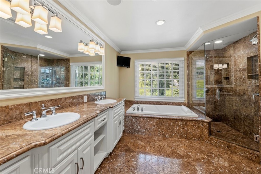 8201 Quiet Hills Court