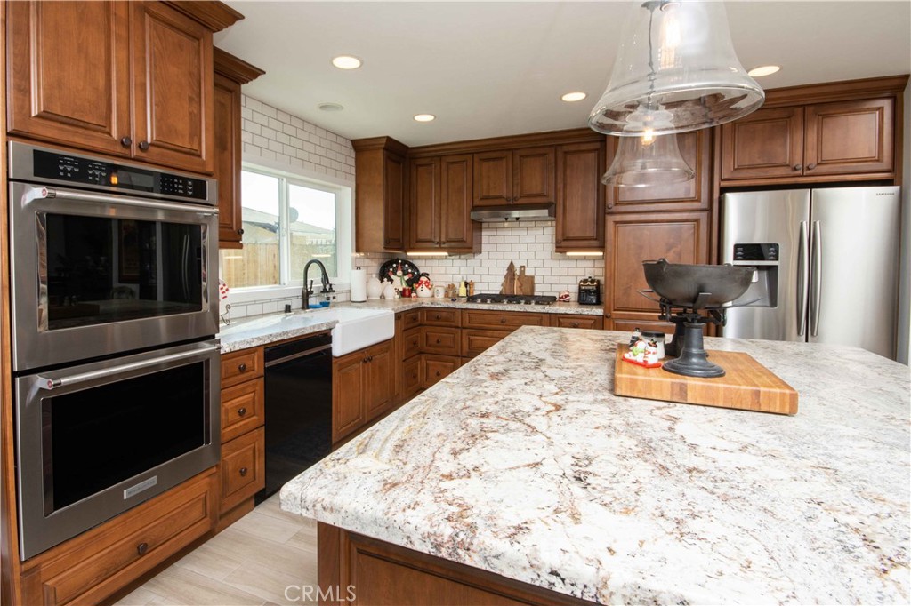 765 W Crestview Street