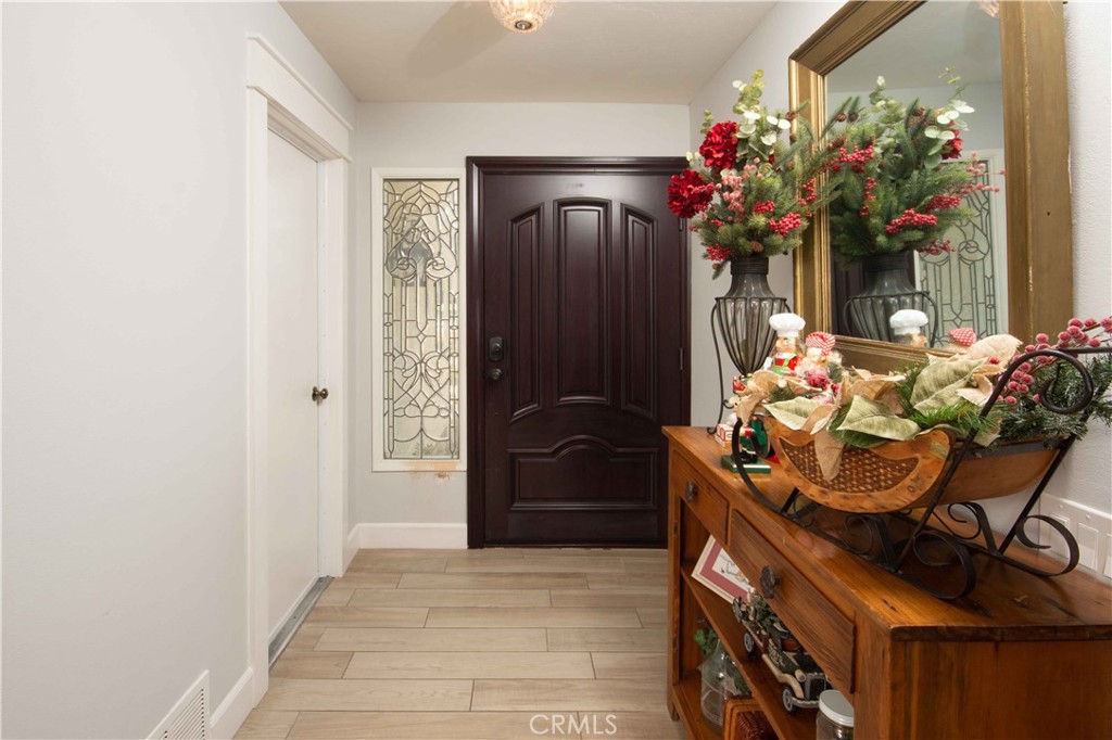 765 W Crestview Street