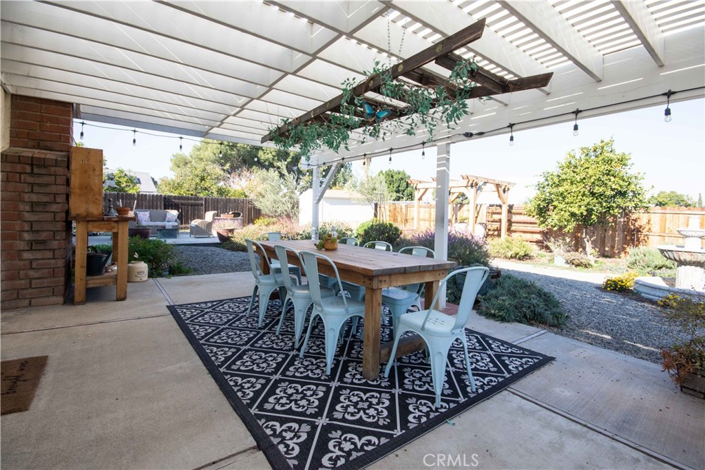 765 W Crestview Street