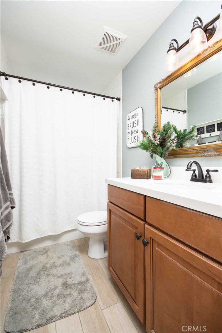 765 W Crestview Street