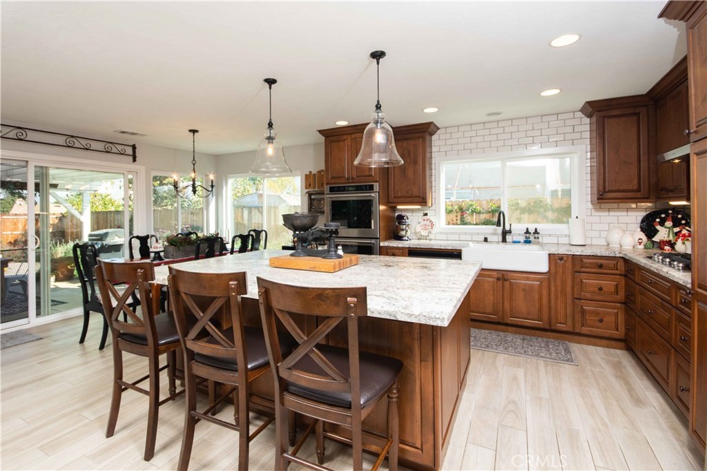 765 W Crestview Street