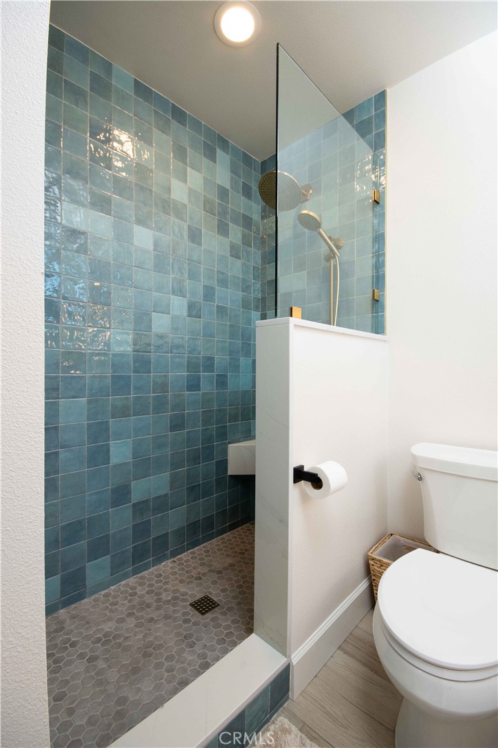 765 W Crestview Street