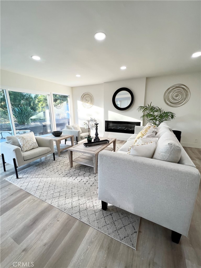 1233 E Fairway Drive