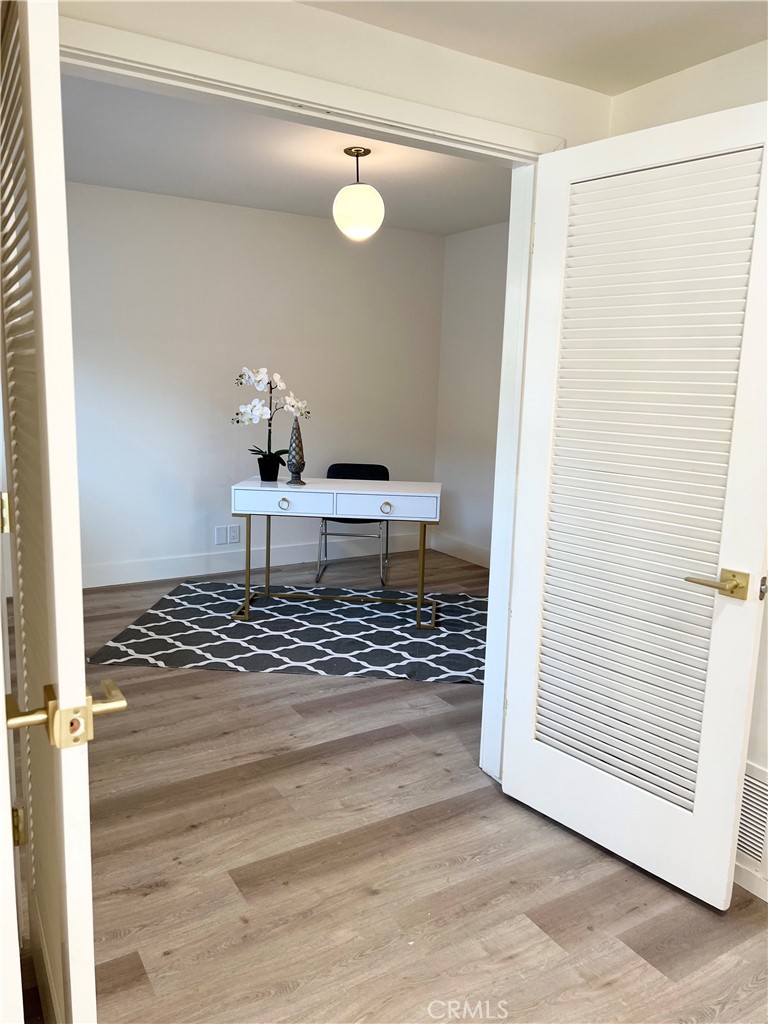 1233 E Fairway Drive