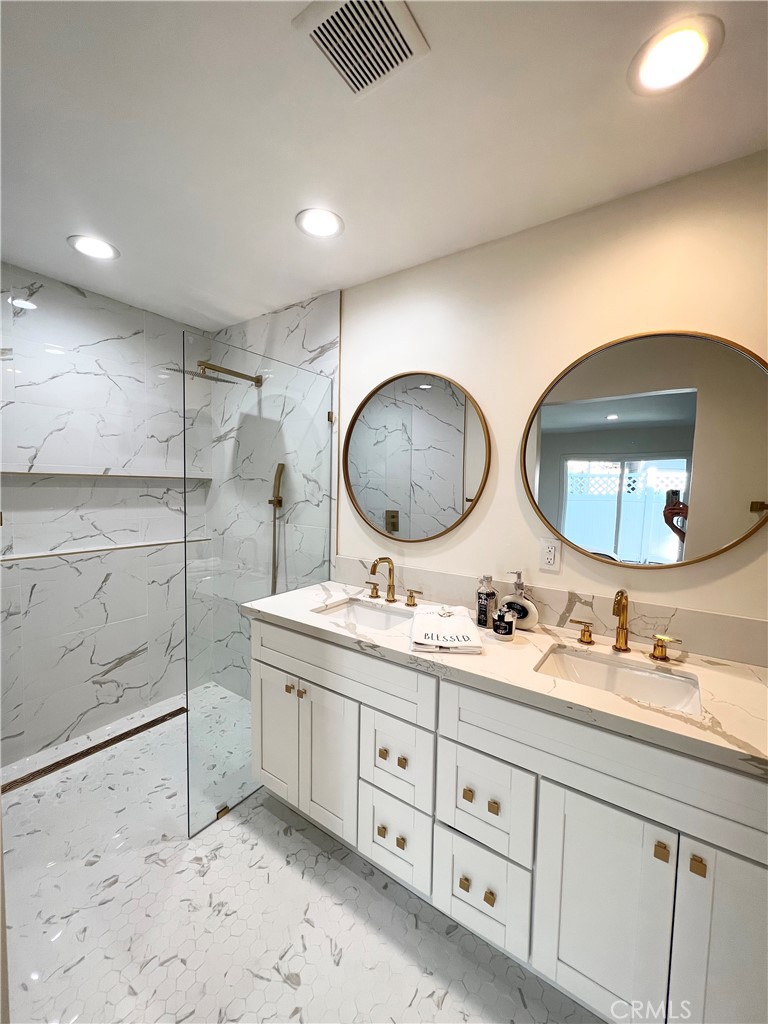 1233 E Fairway Drive