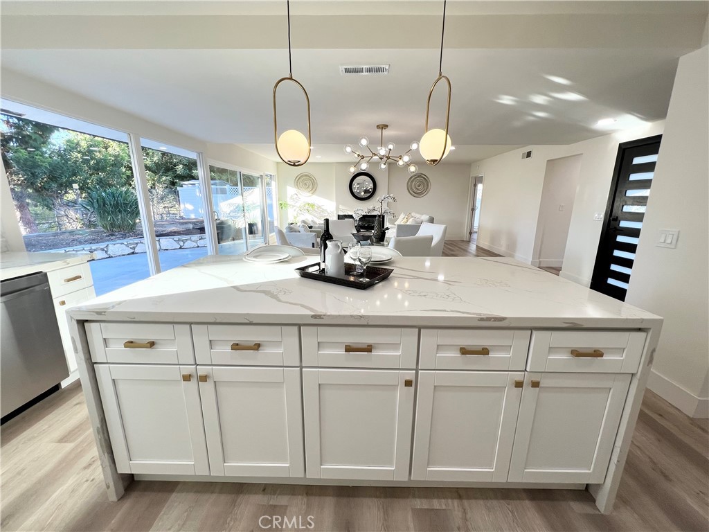 1233 E Fairway Drive