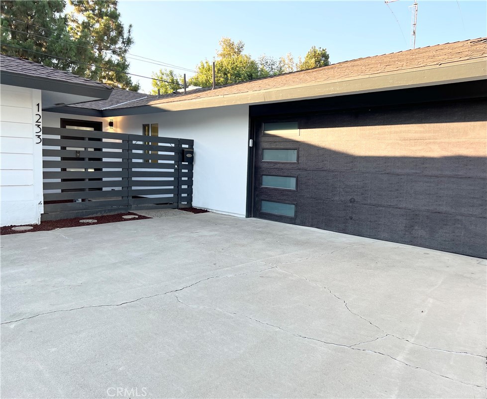 1233 E Fairway Drive