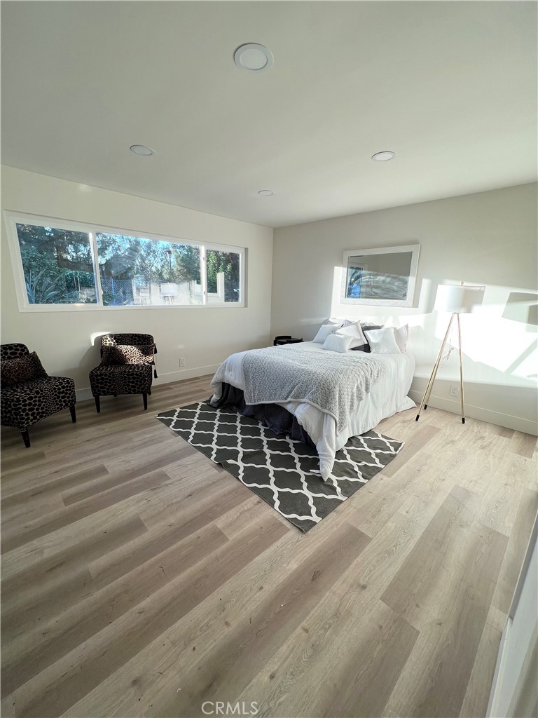 1233 E Fairway Drive