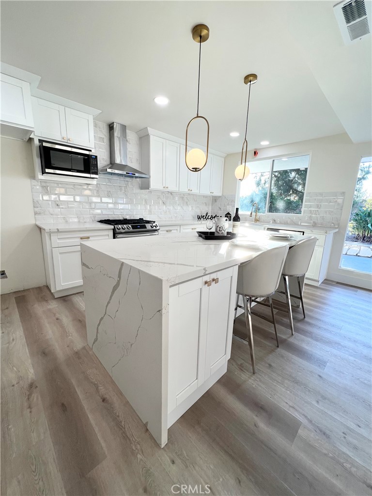 1233 E Fairway Drive