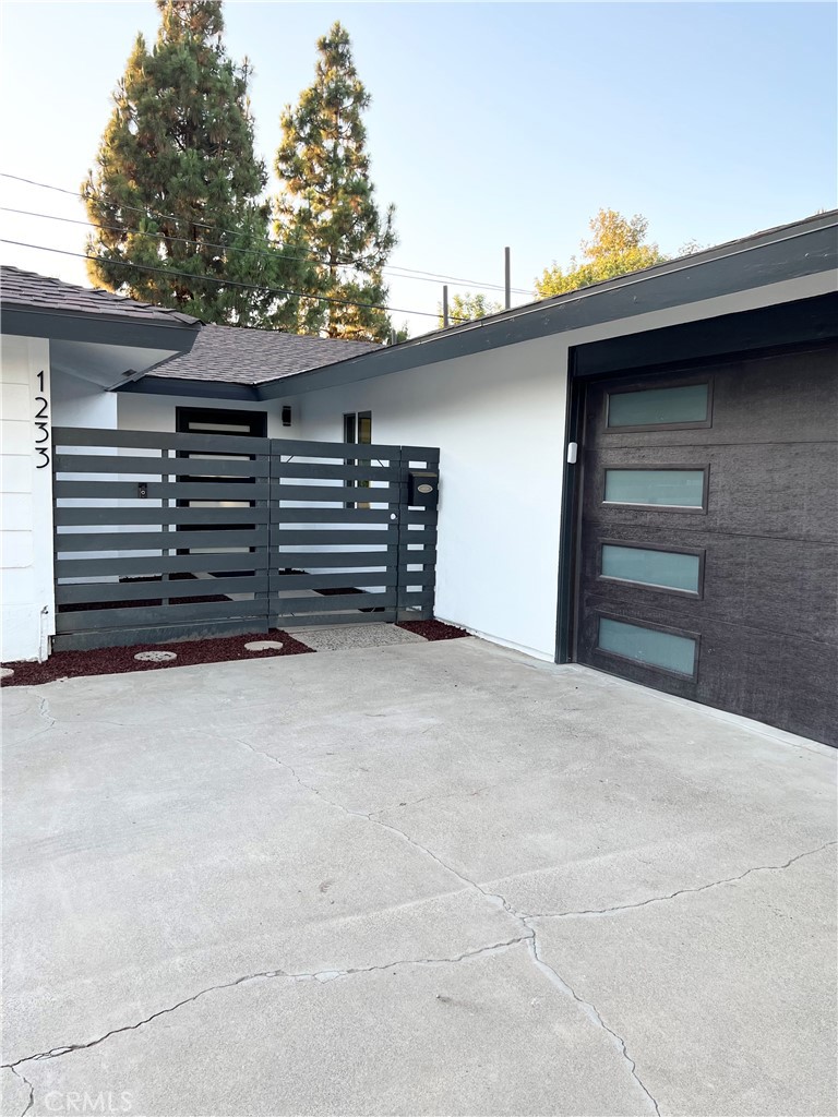 1233 E Fairway Drive