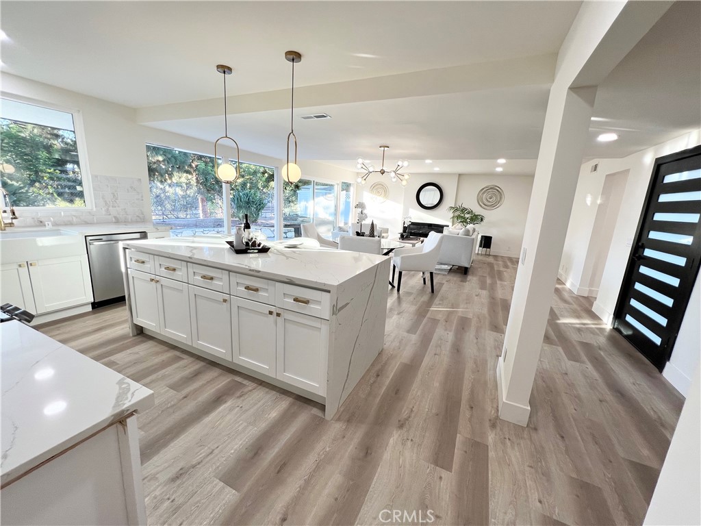 1233 E Fairway Drive