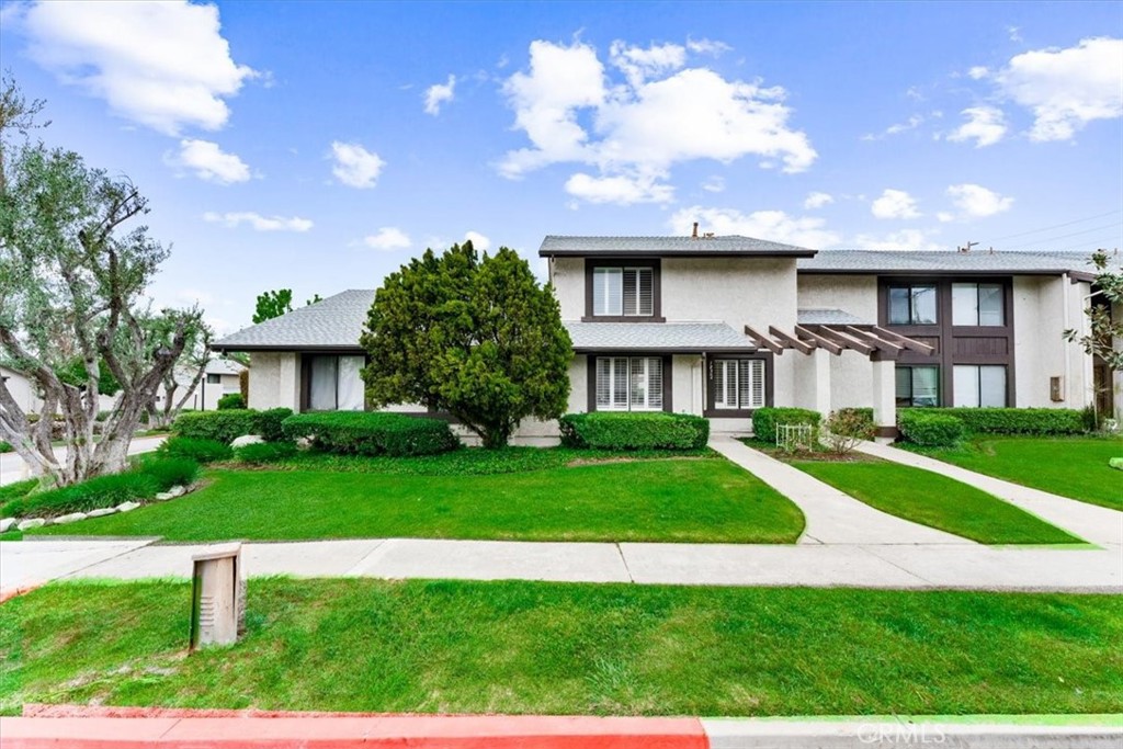 18966 E Appletree Ln