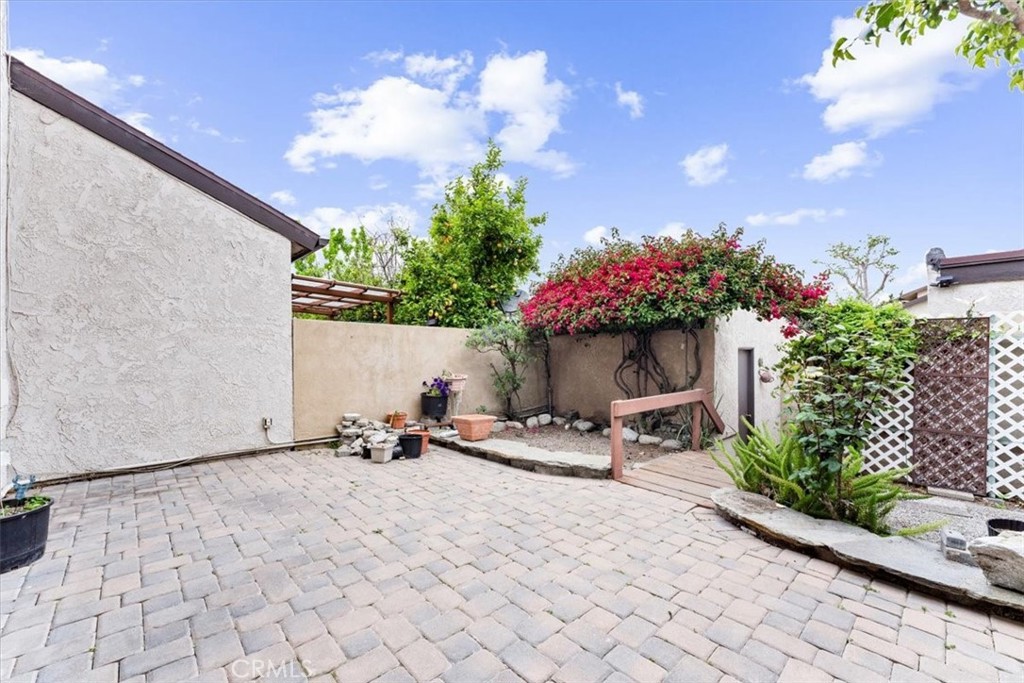 18966 E Appletree Ln