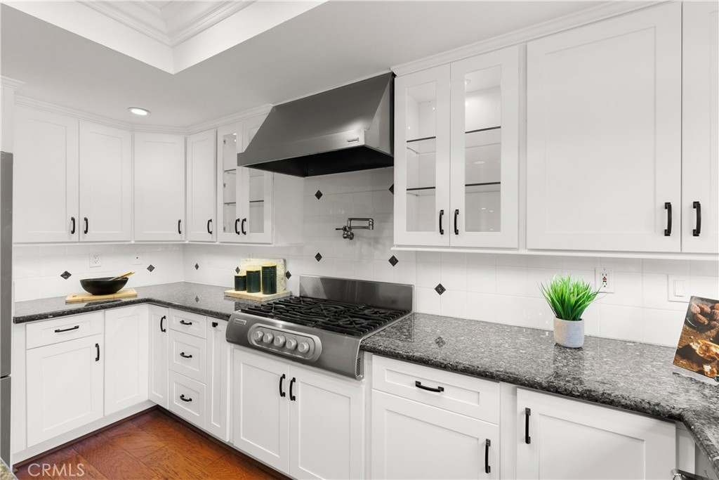 25502 La Mirada Street