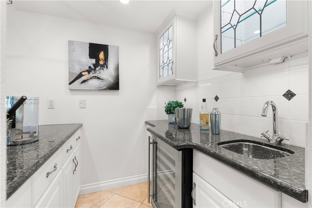 25502 La Mirada Street