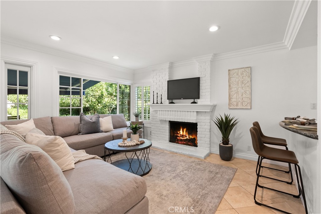 25502 La Mirada Street