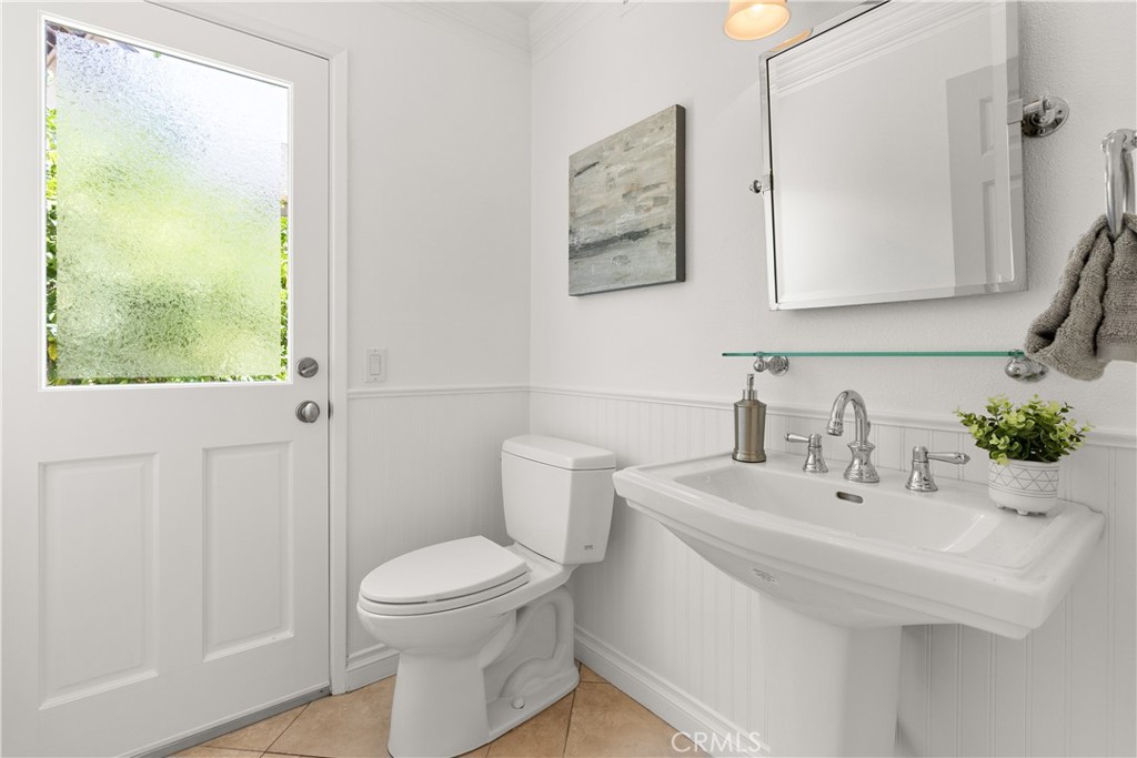 25502 La Mirada Street