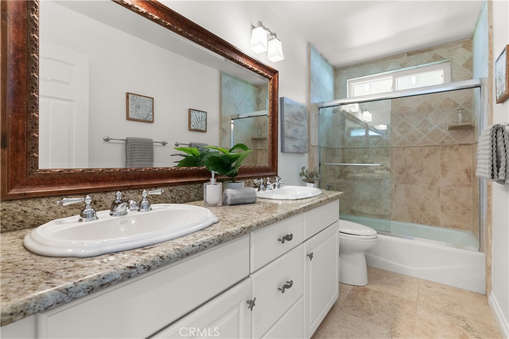 25502 La Mirada Street