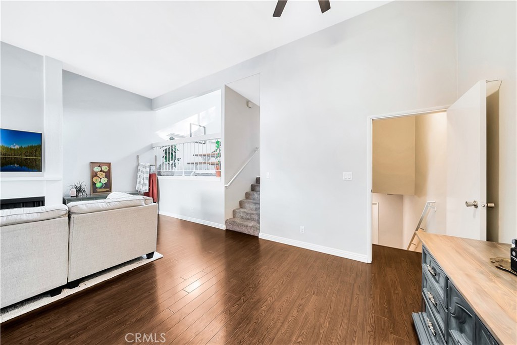 2915 Barrington Court