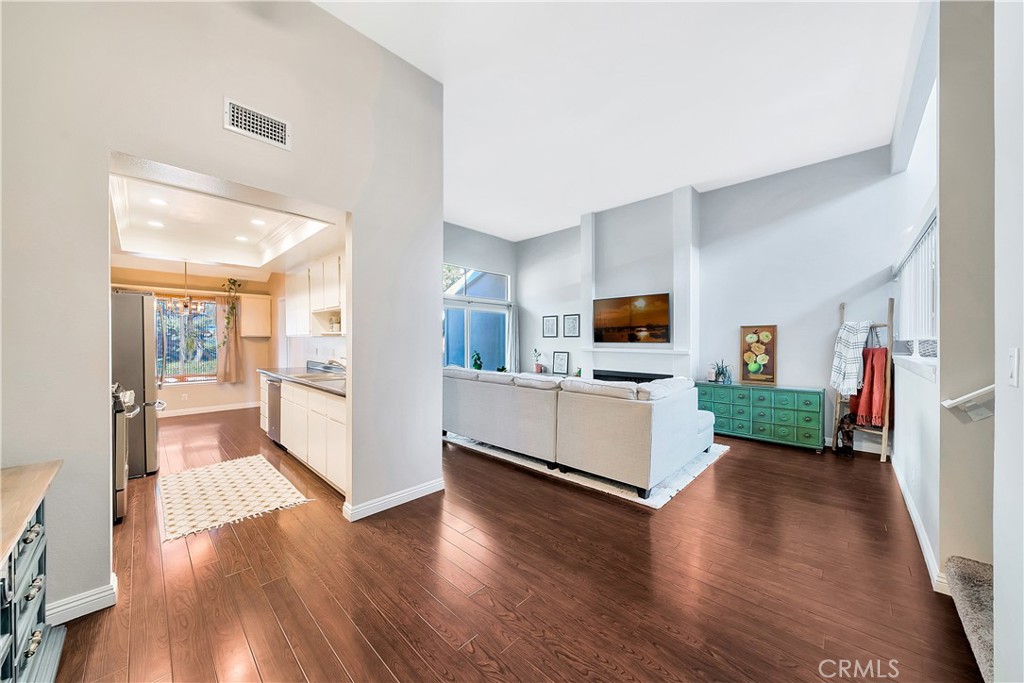 2915 Barrington Court