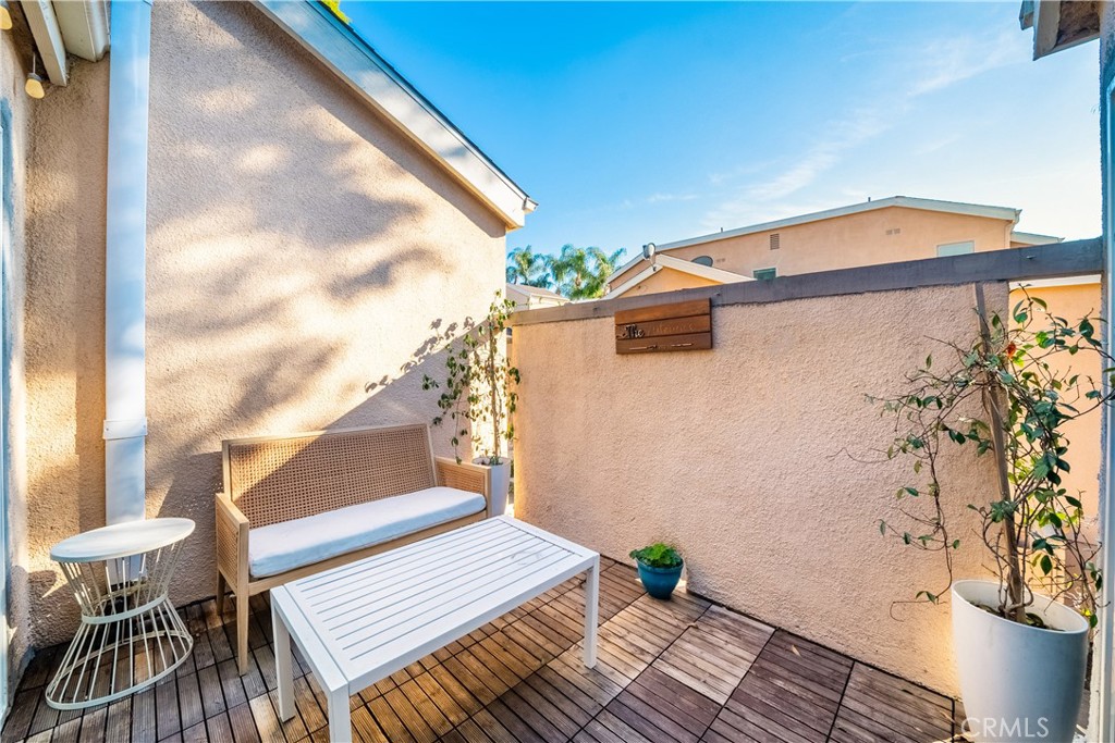 2915 Barrington Court