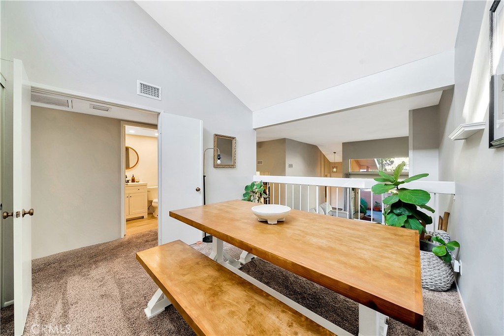 2915 Barrington Court