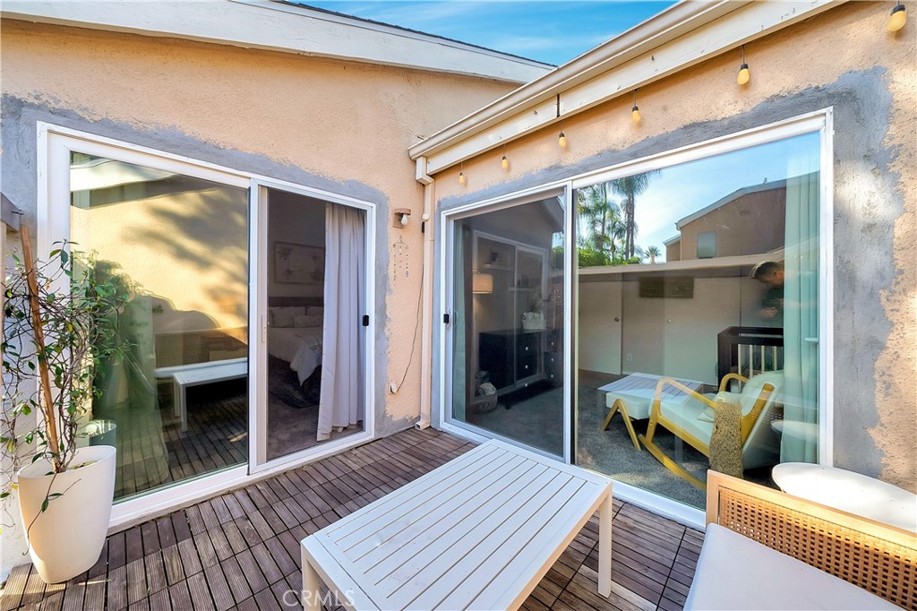 2915 Barrington Court