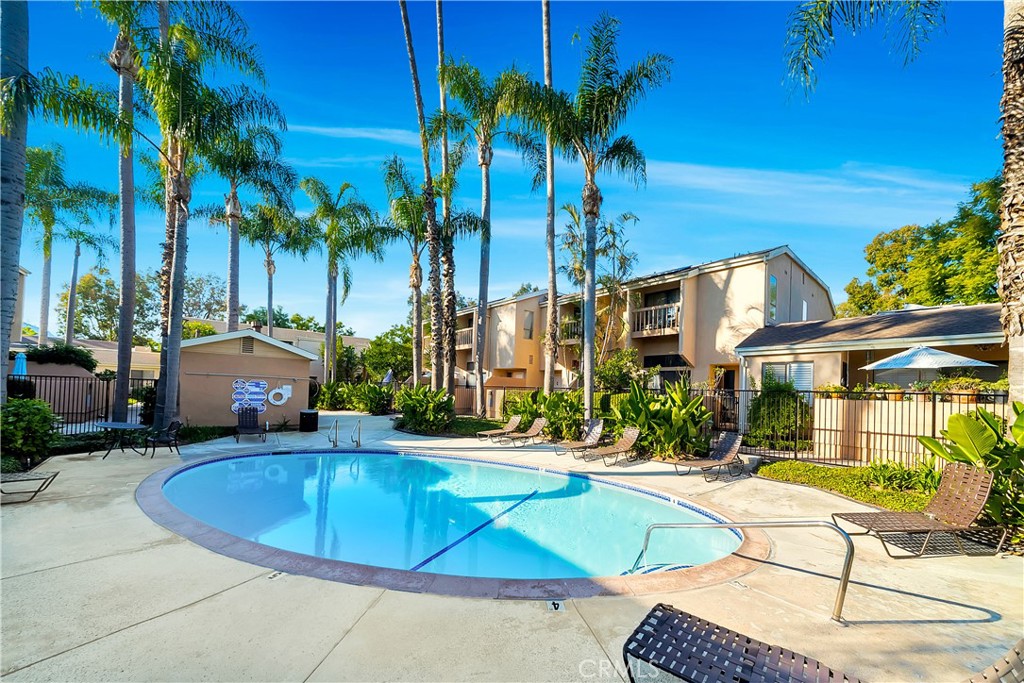 2915 Barrington Court