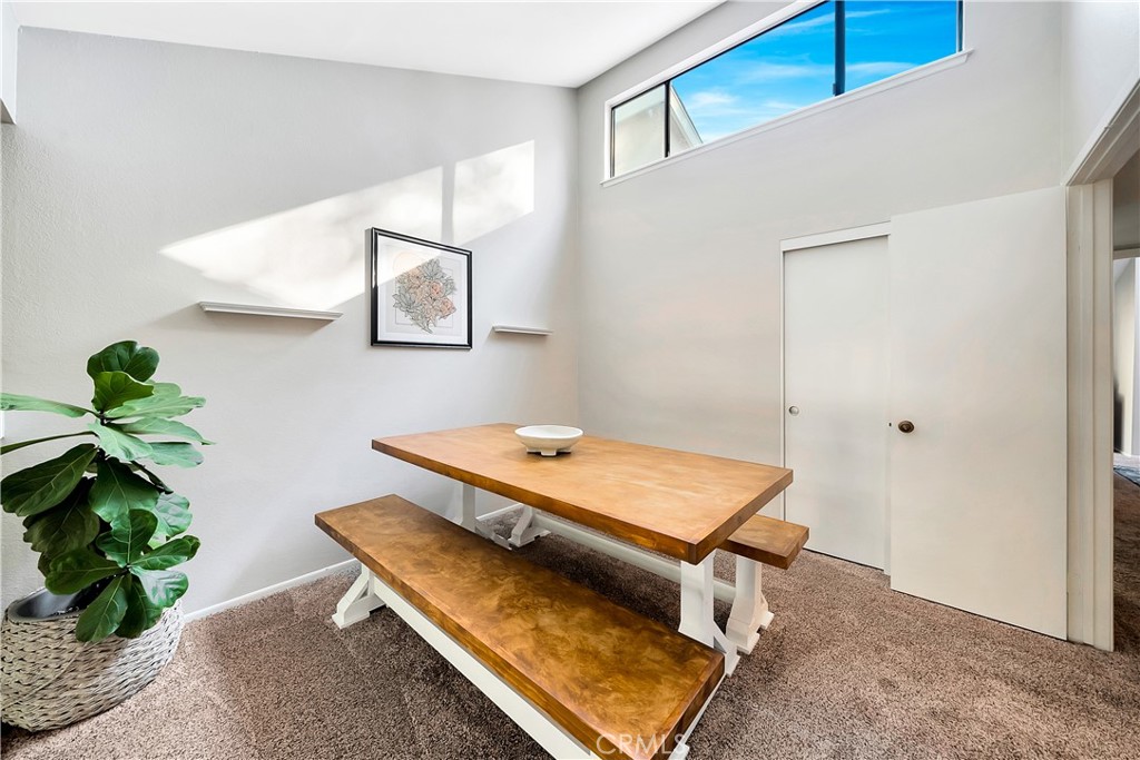 2915 Barrington Court