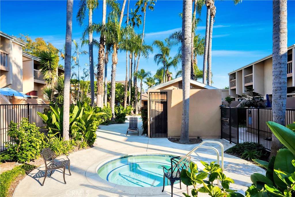 2915 Barrington Court